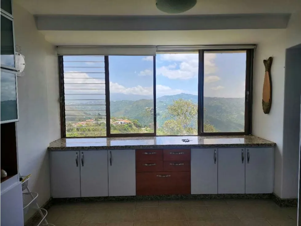 Se vende apto. 310mt2 3 H+S/3B+S y 1/2/3E y Maletero La Lagunita - 40