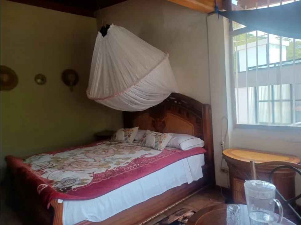 Vendo casa c/anexo en calle cerrada 300m2 Snata Sofia 9509 - 17