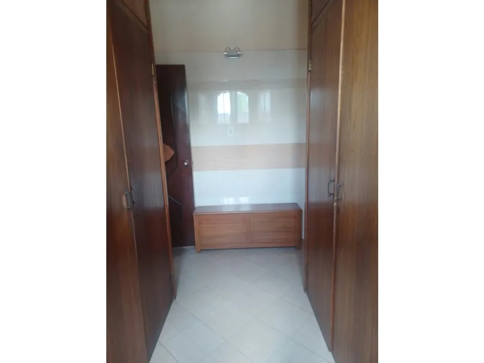 Vendo casa c/anexo en calle cerrada 300m2 Snata Sofia 9509 - 19