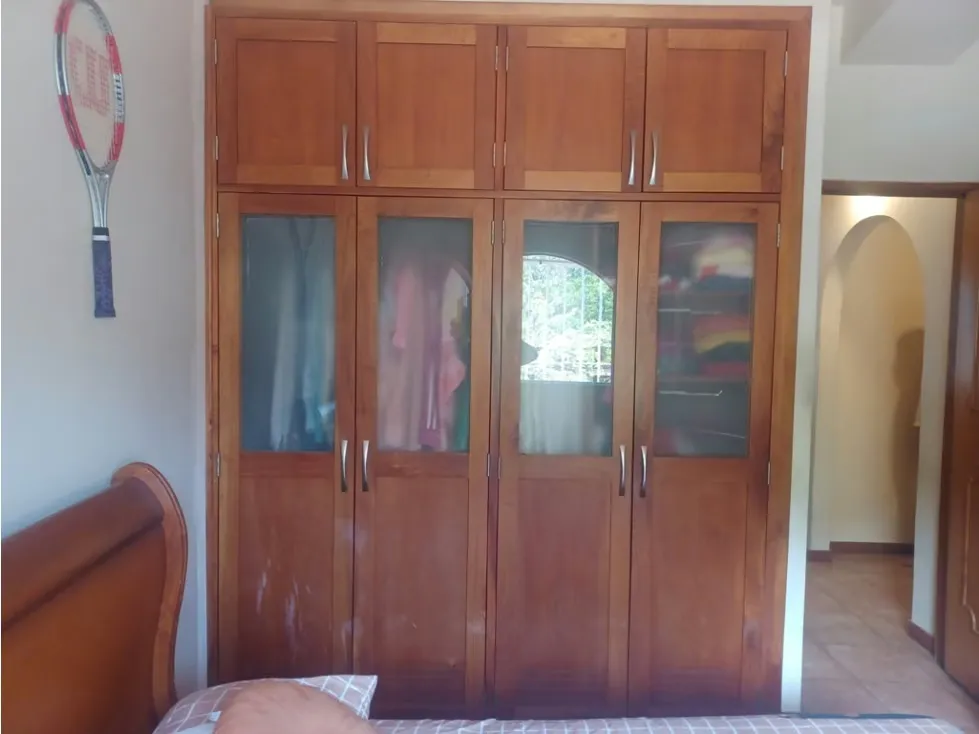 Vendo casa c/anexo en calle cerrada 300m2 Snata Sofia 9509 - 30