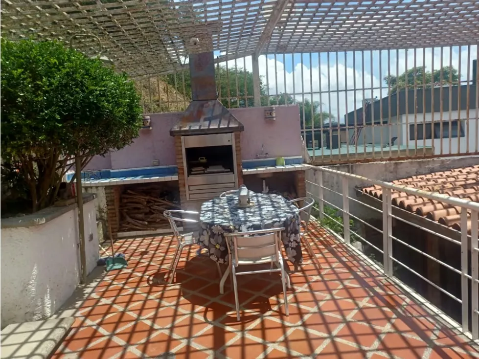 Vendo casa c/anexo en calle cerrada 300m2 Snata Sofia 9509 - 43