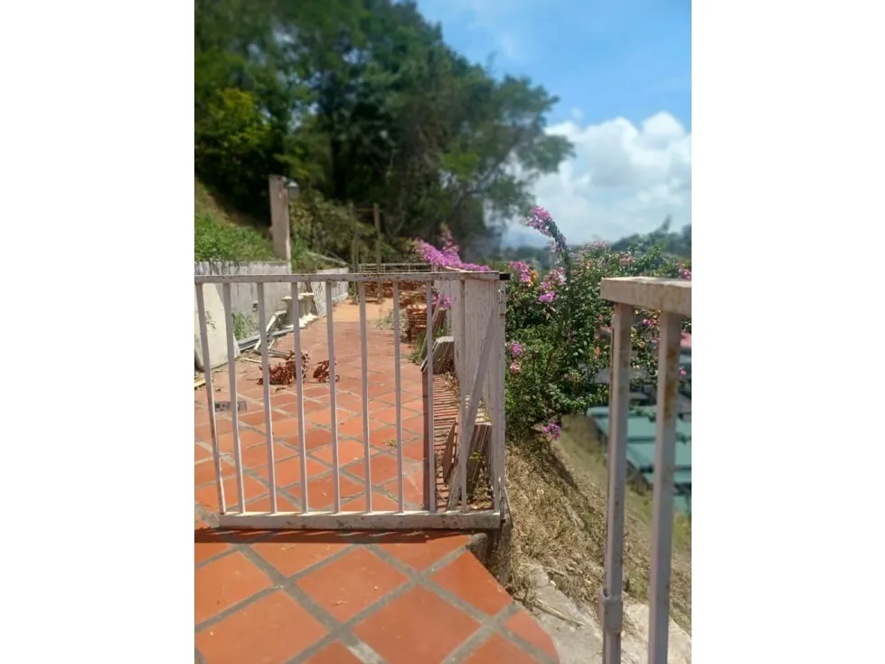 Vendo casa c/anexo en calle cerrada 300m2 Snata Sofia 9509 - 44