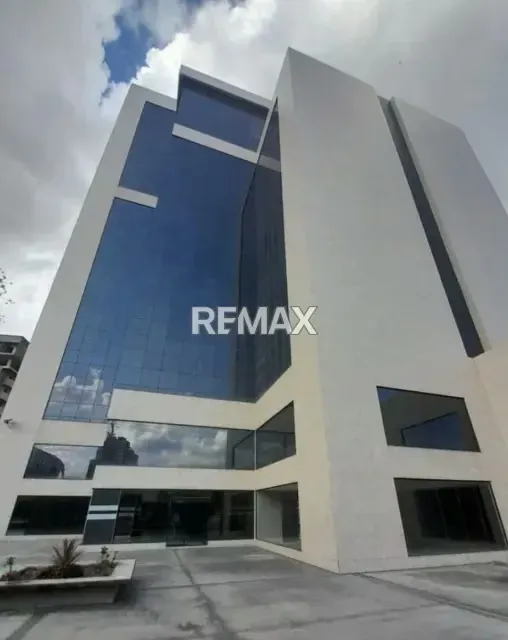 SE VENDE OFICINA EN EL TRIÁNGULO DEL ESTE - 2