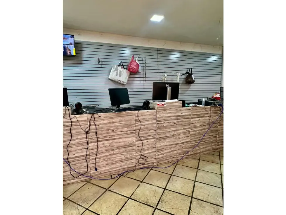 Vendo casa comercial 750m2 Las Mercedes 7431 - 6
