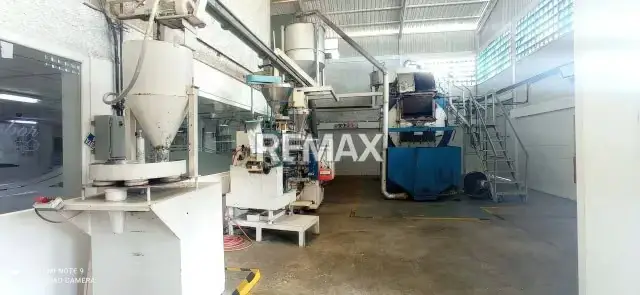 VENTA DE INDUSTRIA TORREFACTORA Y GALPONES EN NIRGUA