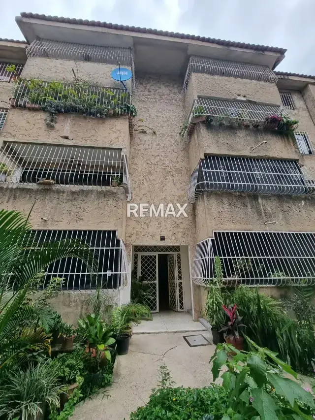 Bonito Apartamento para Remodelar Res El Piñal Naguanagua