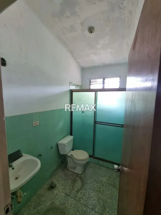 Bonito Apartamento para Remodelar Res El Piñal Naguanagua - 13
