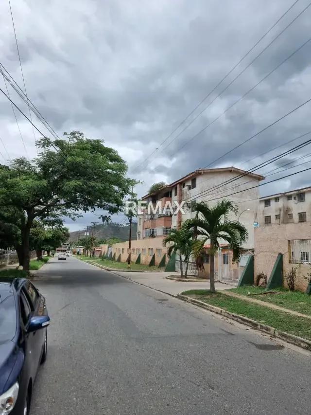 Bonito Apartamento para Remodelar Res El Piñal Naguanagua - 14