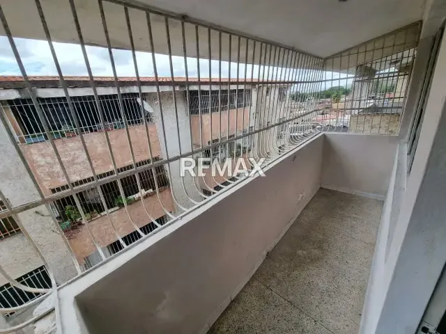Bonito Apartamento para Remodelar Res El Piñal Naguanagua - 5