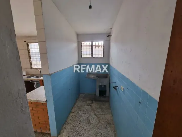 Bonito Apartamento para Remodelar Res El Piñal Naguanagua - 7