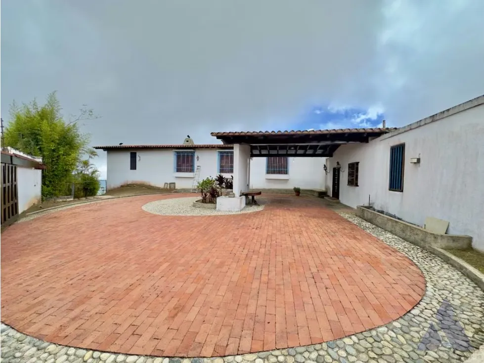 Se vende casa 750m2 La Lagunita 9121