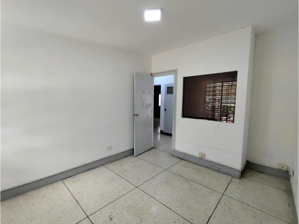 Alquilo casa 400m2 Los Chorros 2847 - 32