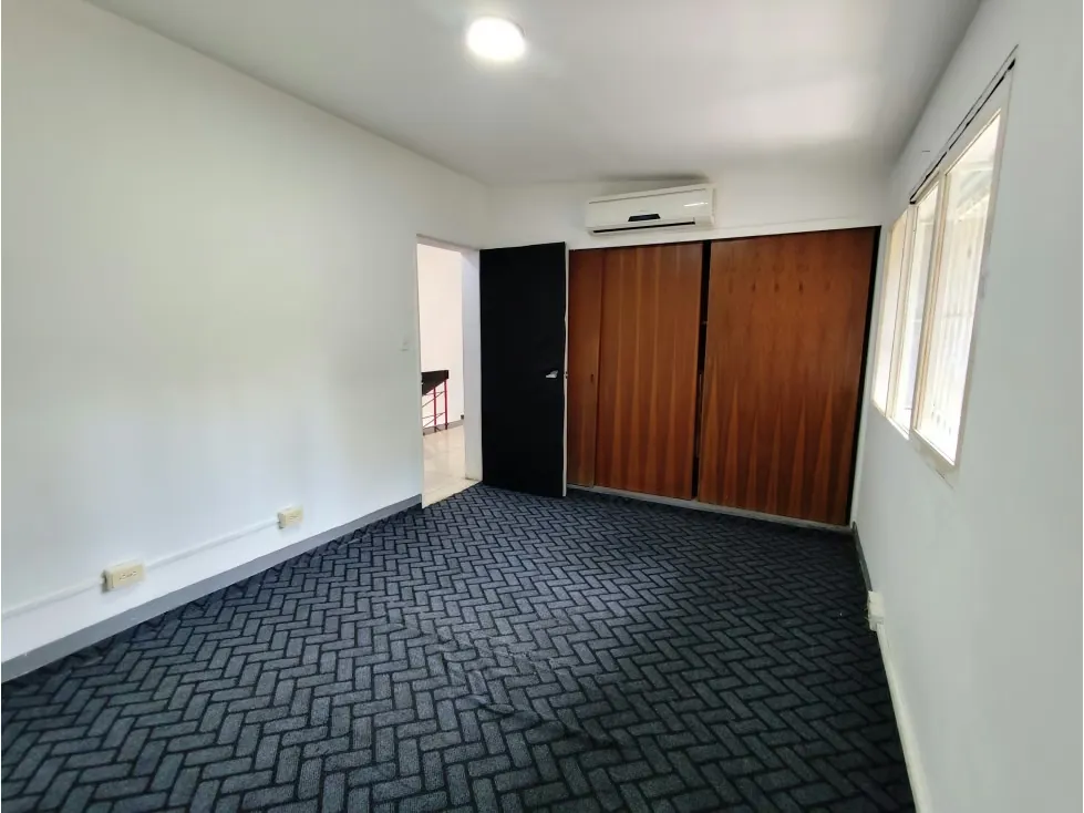 Alquilo casa 400m2 Los Chorros 2847 - 37