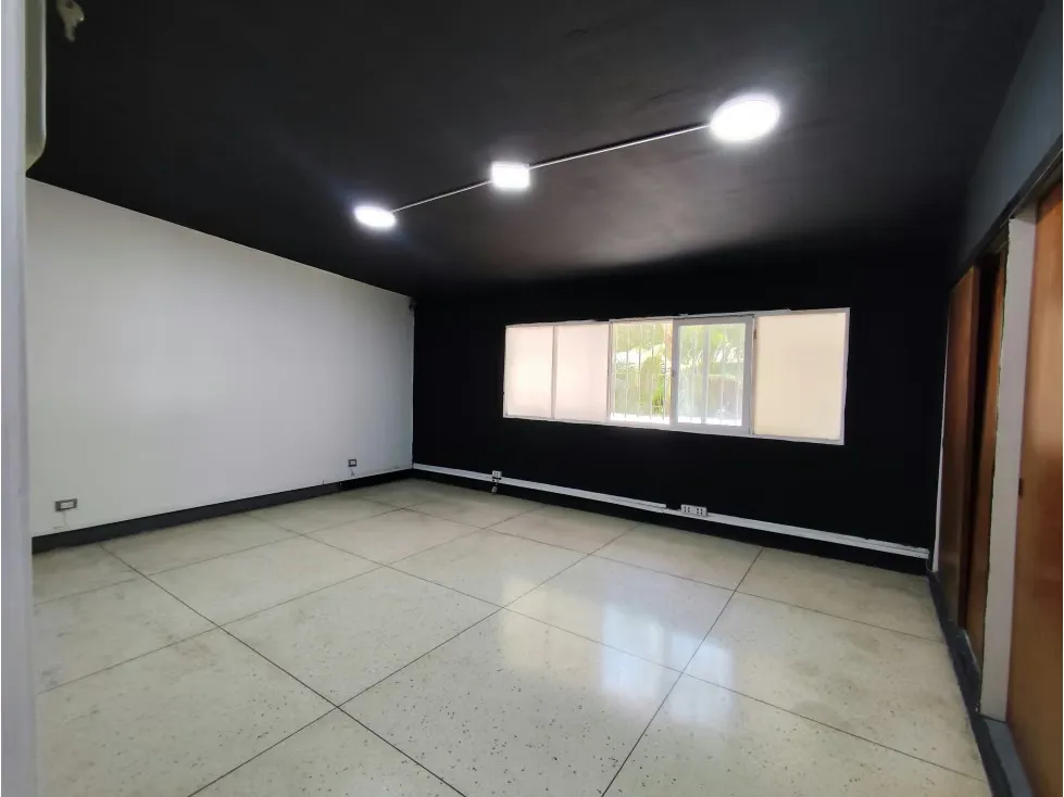 Alquilo casa 400m2 Los Chorros 2847 - 38