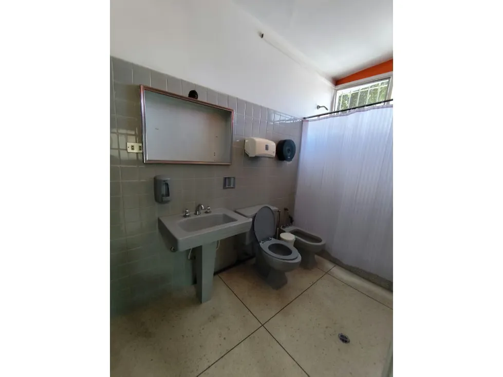 Alquilo casa 400m2 Los Chorros 2847 - 40