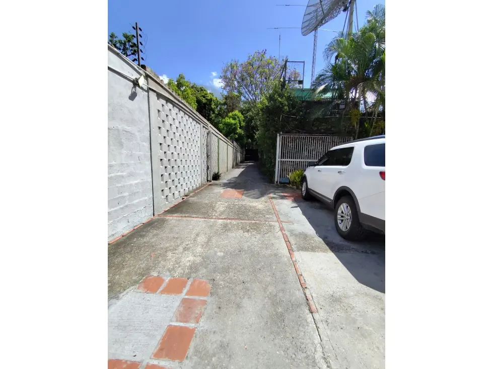 Alquilo casa 400m2 Los Chorros 2847 - 5