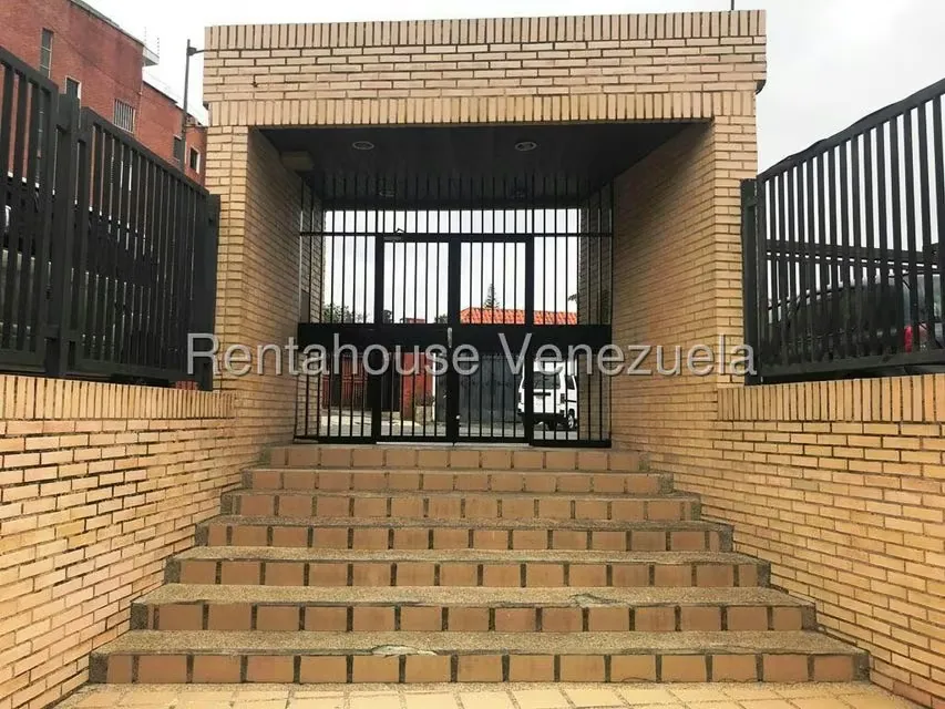 Apartamento (1 Nivel) en Venta en Colinas de Bello Monte, Distrito Metropolitano - 2