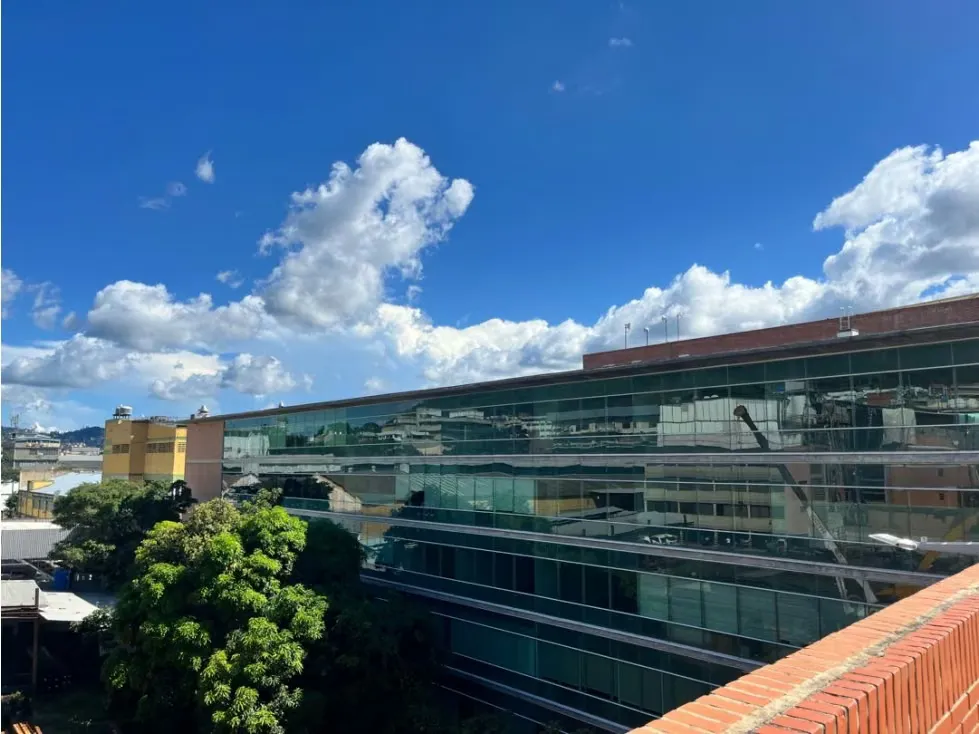 Oficina en Venta a estrenar Urb Boleita 146m2 - 21