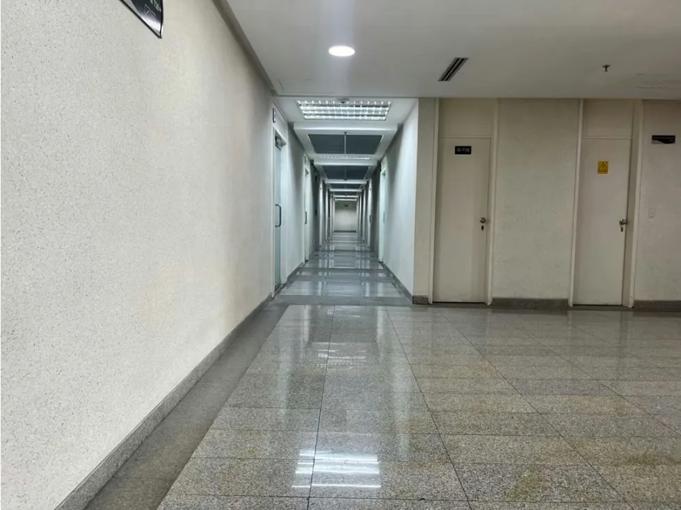Oficina en Venta a estrenar Urb Boleita 146m2 - 6