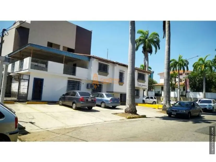 EN VENTA CASA COMERCIAL EN LA VIÑA PARA REMODELAR
