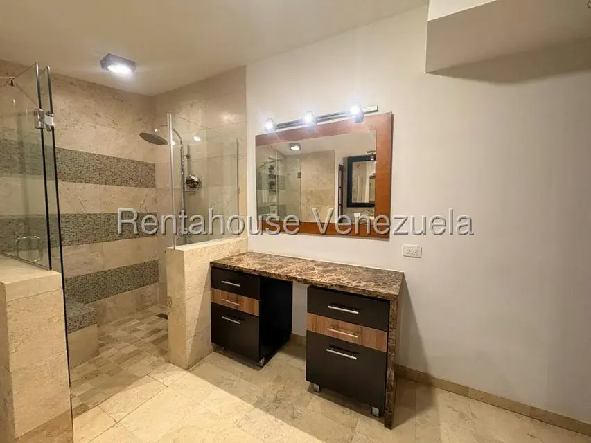 Townhouse (Multiples Niveles) en Venta en Doral Norte, Zulia - 43
