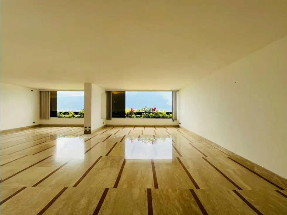 Se vende Apto 246m² 3h+2s/3.5b+s/2p Lomas de San Roman - 4