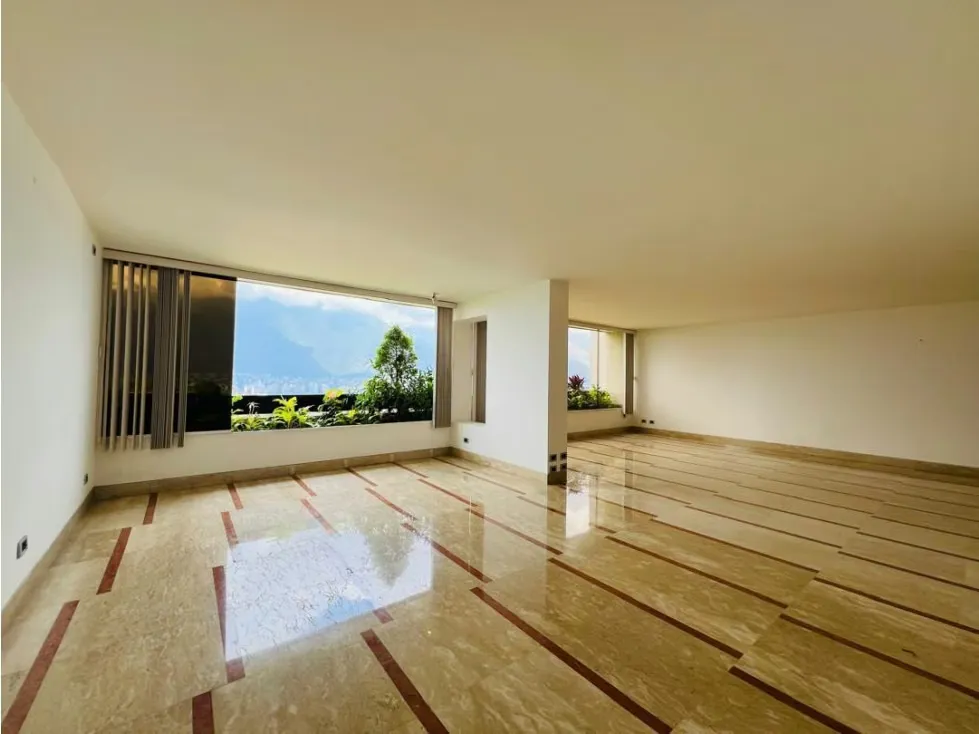 Se vende Apto 246m² 3h+2s/3.5b+s/2p Lomas de San Roman - 5