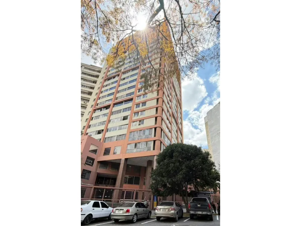 Vendo local/oficina dúplex en PB 122m2 Torre Oasis El Recreo 4751