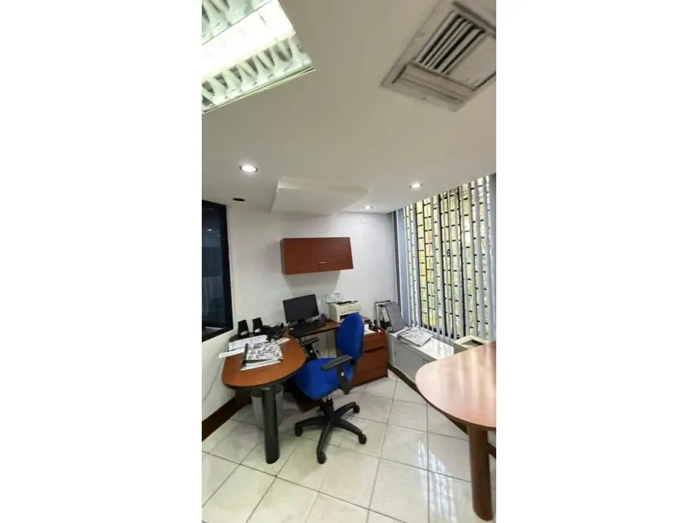 Vendo local/oficina dúplex en PB 122m2 Torre Oasis El Recreo 4751 - 8