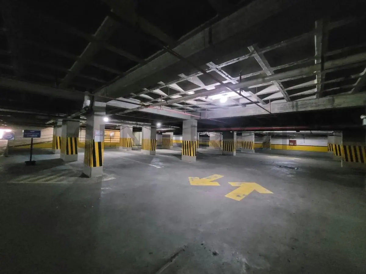 Área de estacionamiento subterránea en la Torre BVC-Lecheria - 4