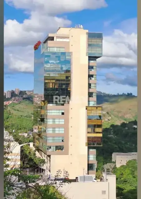 Alquiler de oficina Remodelada y Amoblado