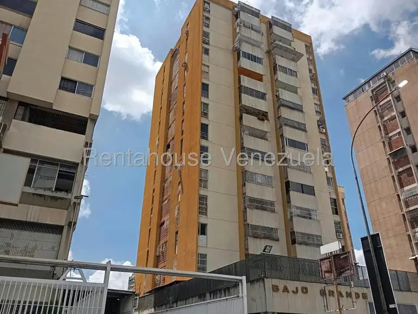 Apartamento (1 Nivel) en Alquiler en El Marques, Distrito Metropolitano