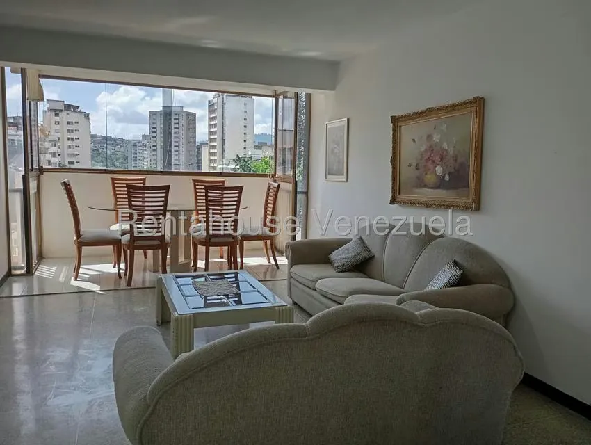 Apartamento (1 Nivel) en Alquiler en El Marques, Distrito Metropolitano - 2