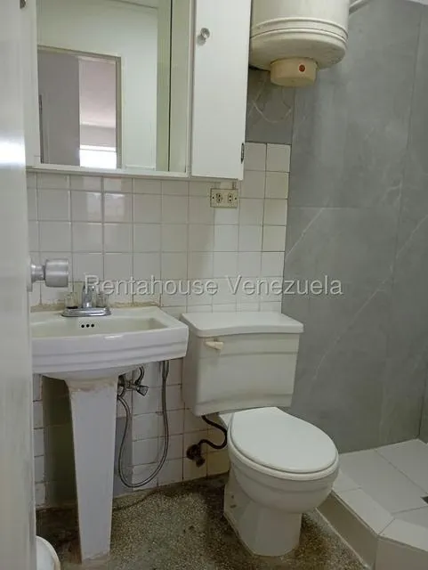 Apartamento (1 Nivel) en Alquiler en El Marques, Distrito Metropolitano - 10
