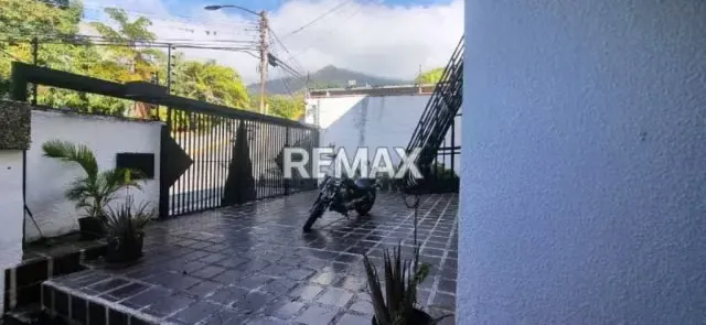 CASA EN VENTA - URB. MIRANDA - 2