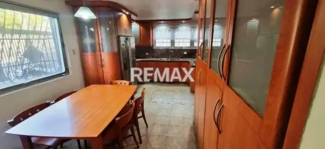 CASA EN VENTA - URB. MIRANDA - 6