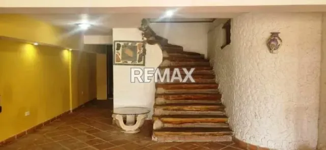 CASA EN VENTA - URB. MIRANDA - 10