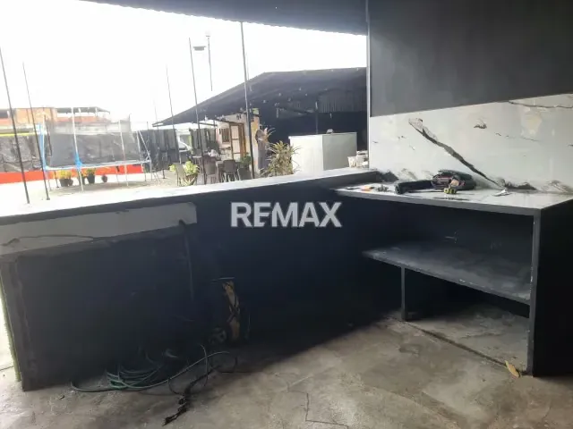 EN ALQUILER LOCAL COMERCIAL EN EXCELENTE UBICACION