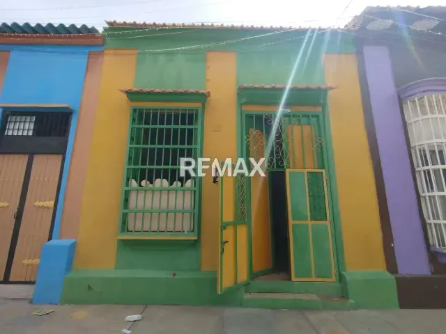 CASA EN VENTA CALLE CARABOBO