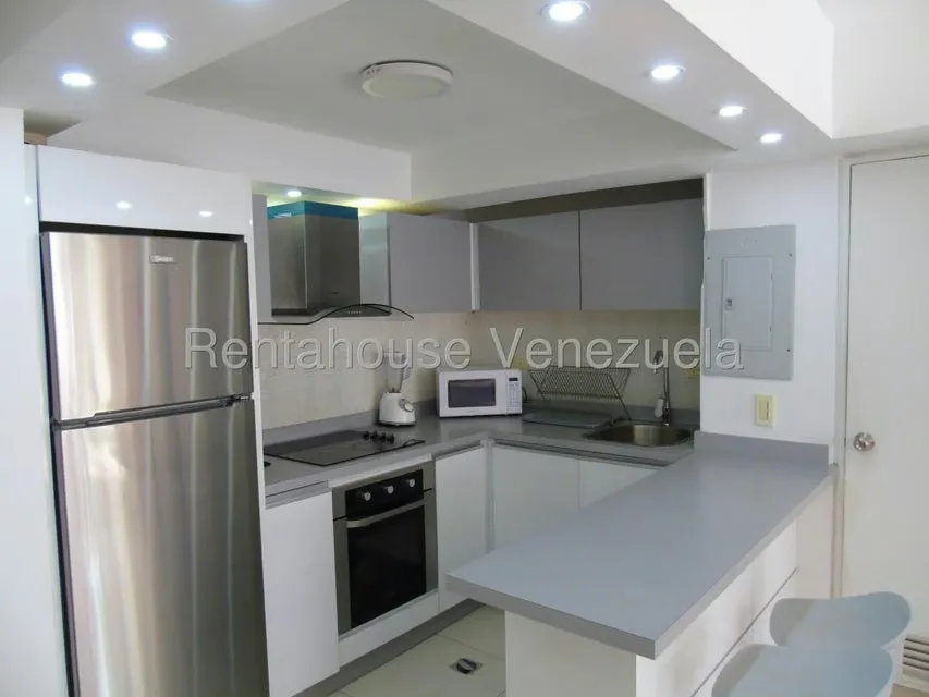 Apartamento (1 Nivel) en Alquiler en Los Palos Grandes, Distrito Metropolitano - 13