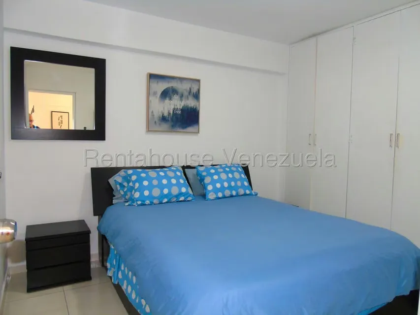 Apartamento (1 Nivel) en Alquiler en Los Palos Grandes, Distrito Metropolitano - 14