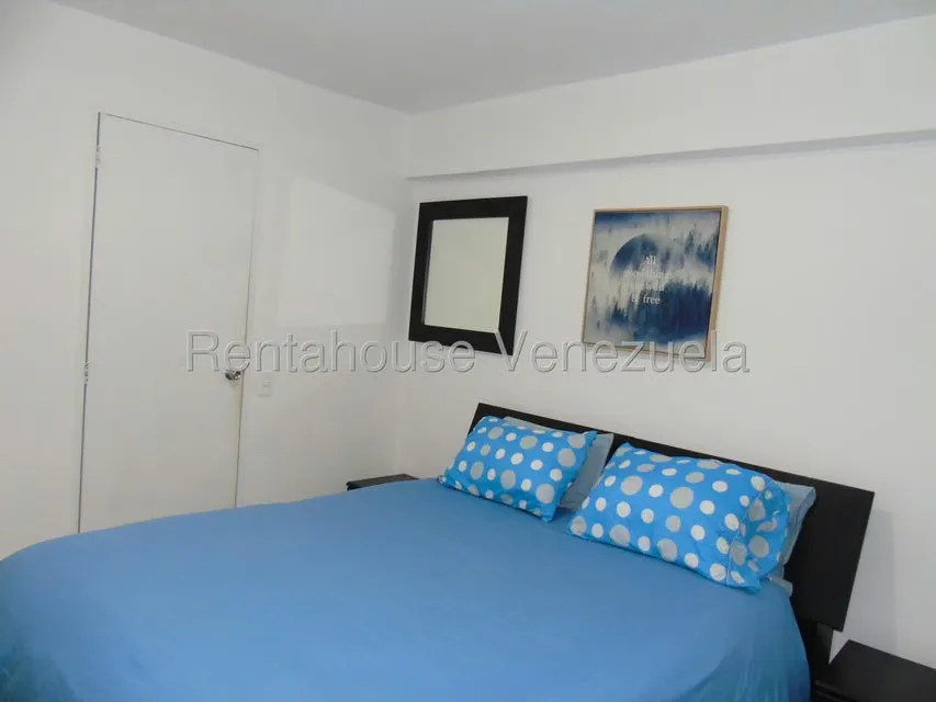 Apartamento (1 Nivel) en Alquiler en Los Palos Grandes, Distrito Metropolitano - 15