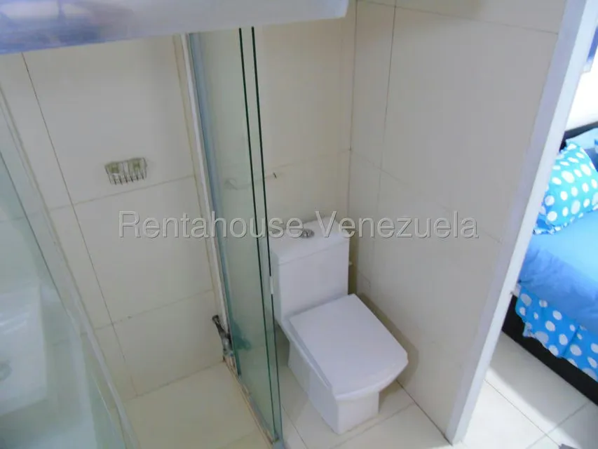 Apartamento (1 Nivel) en Alquiler en Los Palos Grandes, Distrito Metropolitano - 19