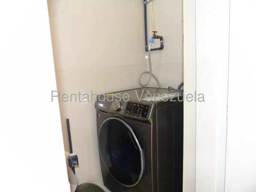 Apartamento (1 Nivel) en Alquiler en Los Palos Grandes, Distrito Metropolitano - 22