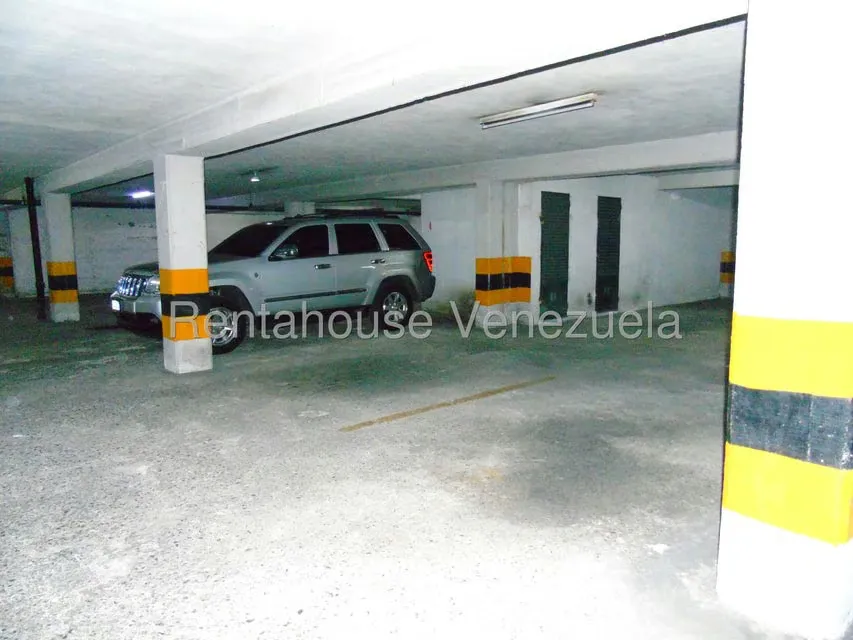 Apartamento (1 Nivel) en Alquiler en Los Palos Grandes, Distrito Metropolitano - 25