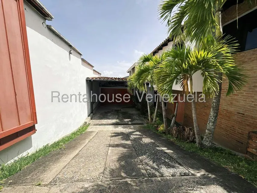 Casa (Duplex) en Venta en Bosques de la Lagunita, Distrito Metropolitano - 2