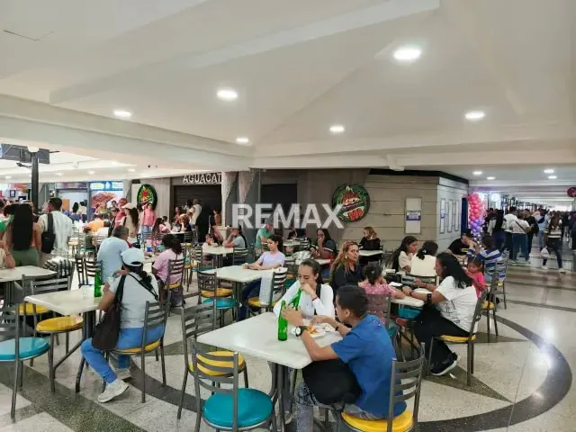 En alquiler local comercial en feria de comida del C.c Galeria plaza