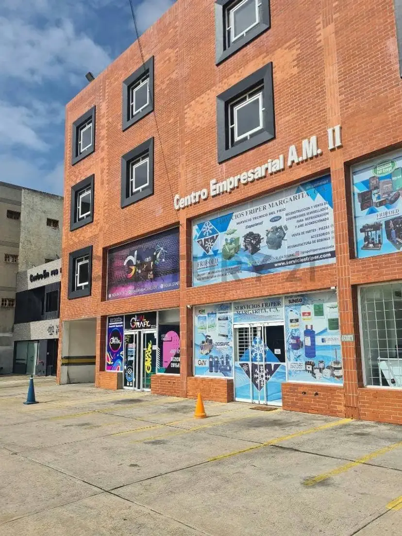 Oficina a estrenar con baño y Aire Acondicionado Central nuevo
