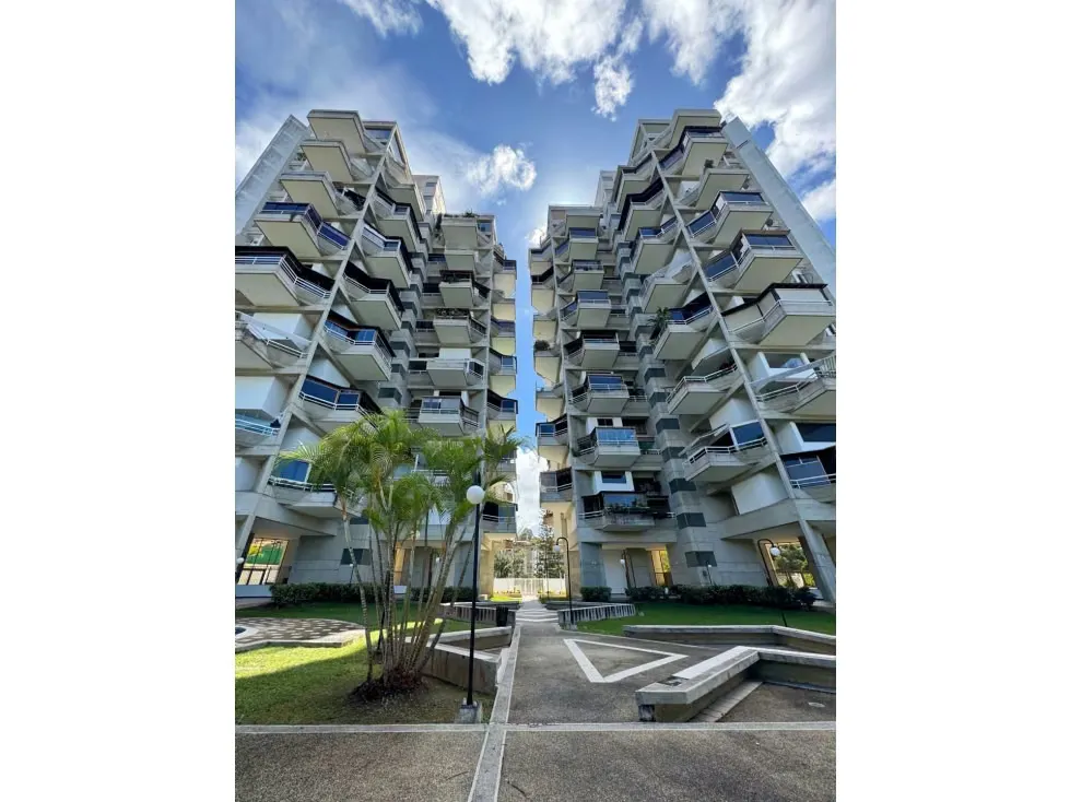 Vendo Ph triplex 508m2 Los Naranjos 7040