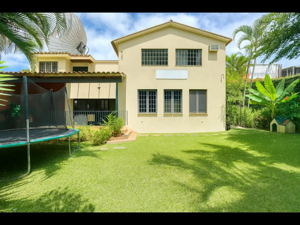 Se Vende Casa 665m² 4h+s/ 4b+s/ 6e Los Palos Grandes